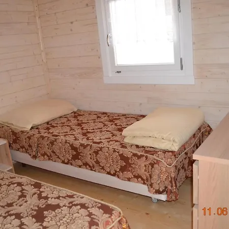 Деревянный коттедж Letniskowe *